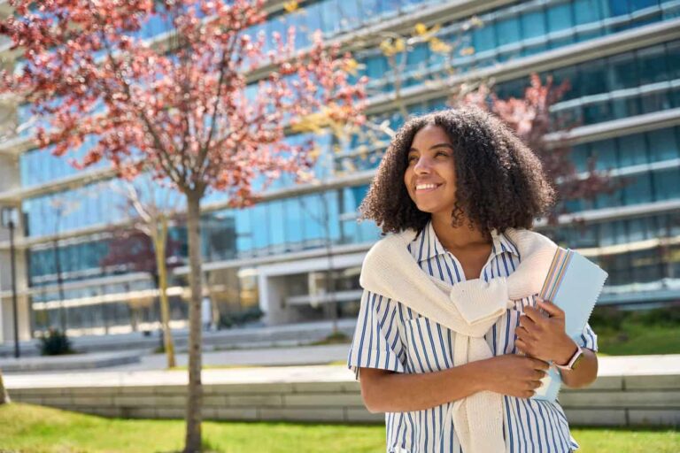 Les 5 obstacles qui empêchent les étudiants marocains d’étudier à l’étranger
